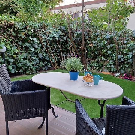 Casa Carolina: King Size Bed Across From Golden Beach Desenzano del Garda Esterno foto