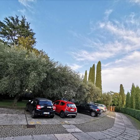 Casa Carolina: King Size Bed Across From Golden Beach Desenzano del Garda Esterno foto
