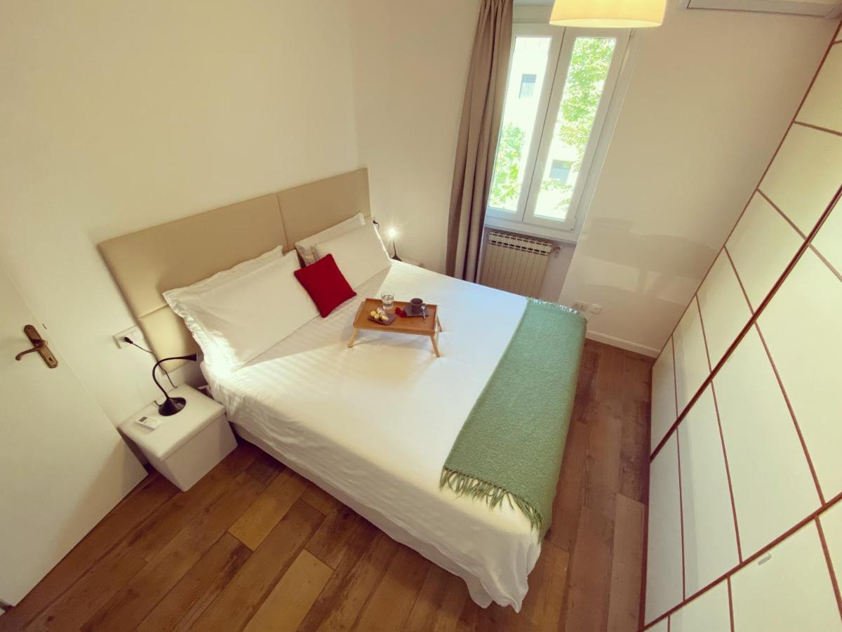 Casa Carolina: King Size Bed Across From Golden Beach Desenzano del Garda Esterno foto